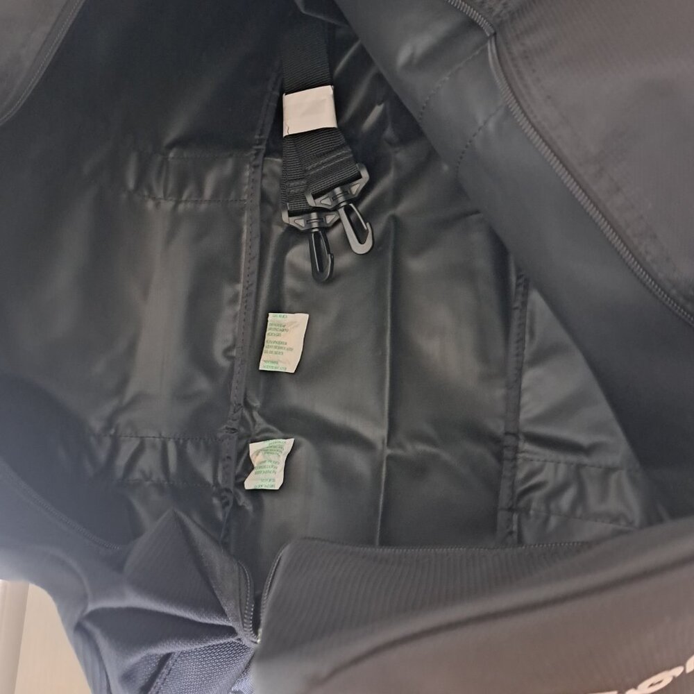 Brand New Samsonite 25” Extra Large Black Duffel Versatile Bag Lightweight - Picture 9 of 13
